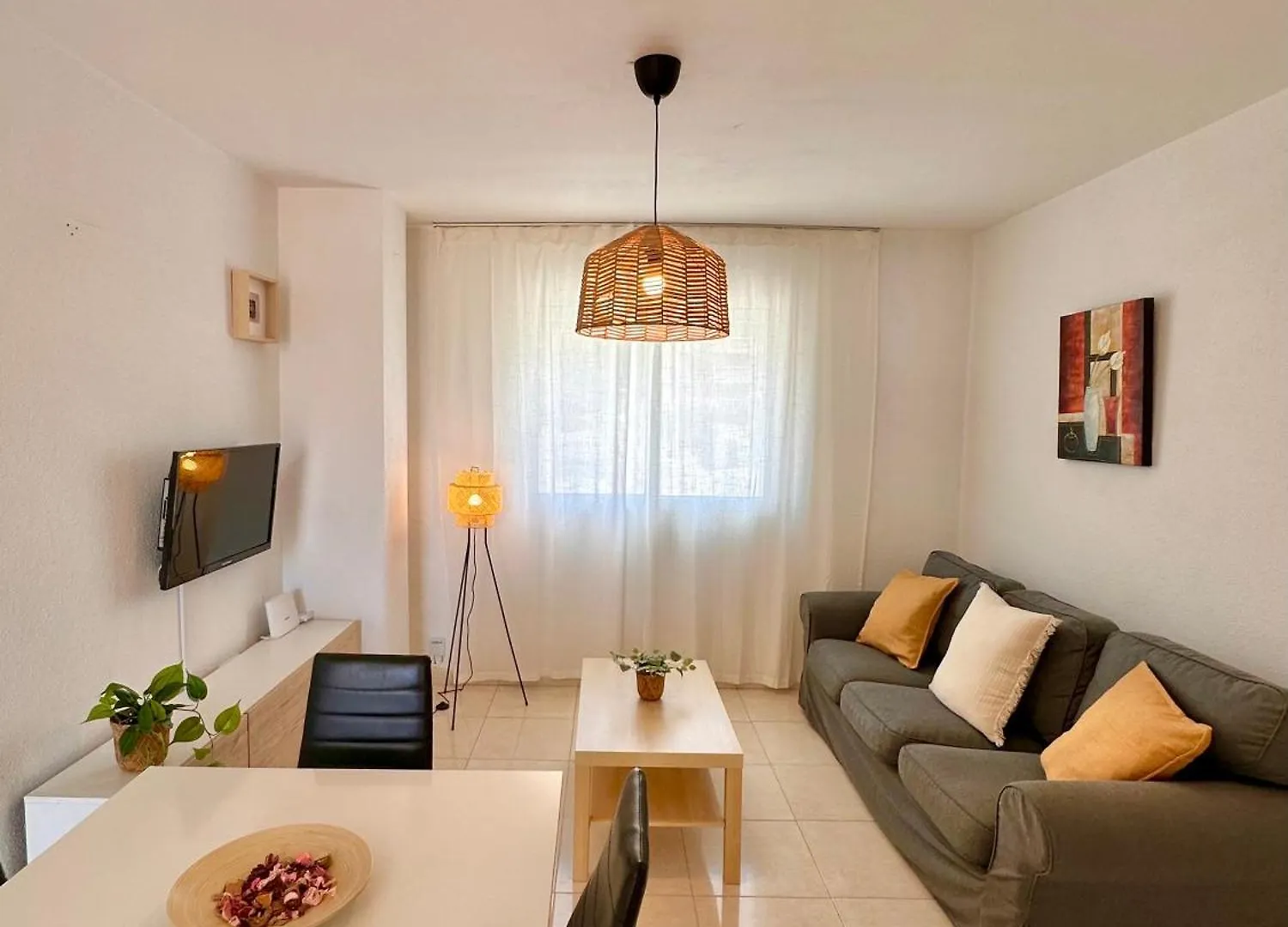Apartamentos J&K location